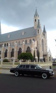 Boda-en-Iglesia-de-San-Rafael-de-Heredia.-CENTRAL-AMERICA-LIMOUSINE-RIDES.-3-300x180.jpg