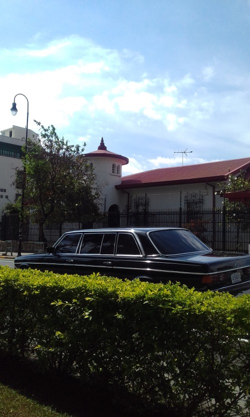 COSTA-RICA-LIMO-300D-LWB-LANG.jpg